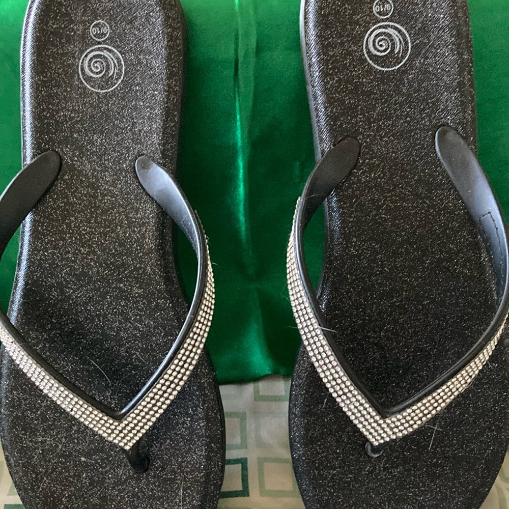 Women’s rubber sandals brand new